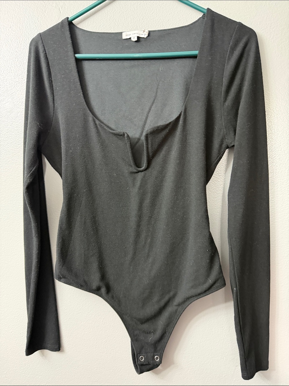 Good American Black Long-Sleeve Scoop-Neck Bodysuit medium
